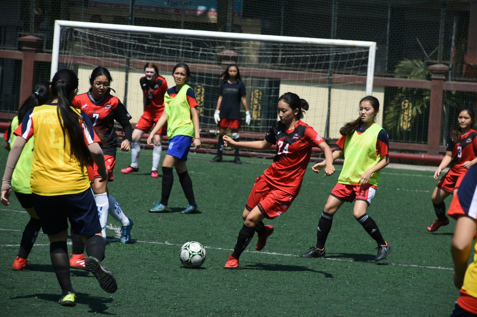 4-1！亚马尔帽子戏法，2亿超巨破纪录，巴萨吊打黄潜，甩皇马4分｜米乐体育官网 — 封面配图